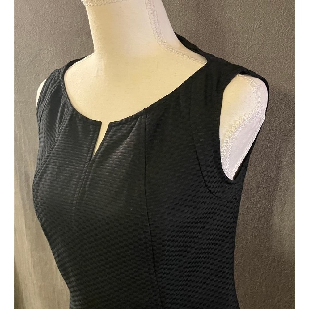 Talbots Goth Black Textured Jacquard Sleeveless Sheath Dress Split Neck Size 10 - Picture 2 of 7